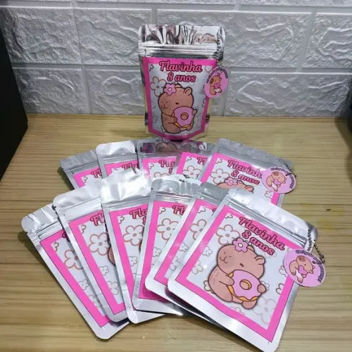 Saquinho Metalizado Tema Capivara qualquer Tema.
