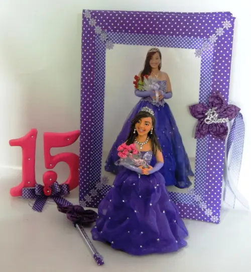 Topo de Bolo 15 Anos Vestido Roxo