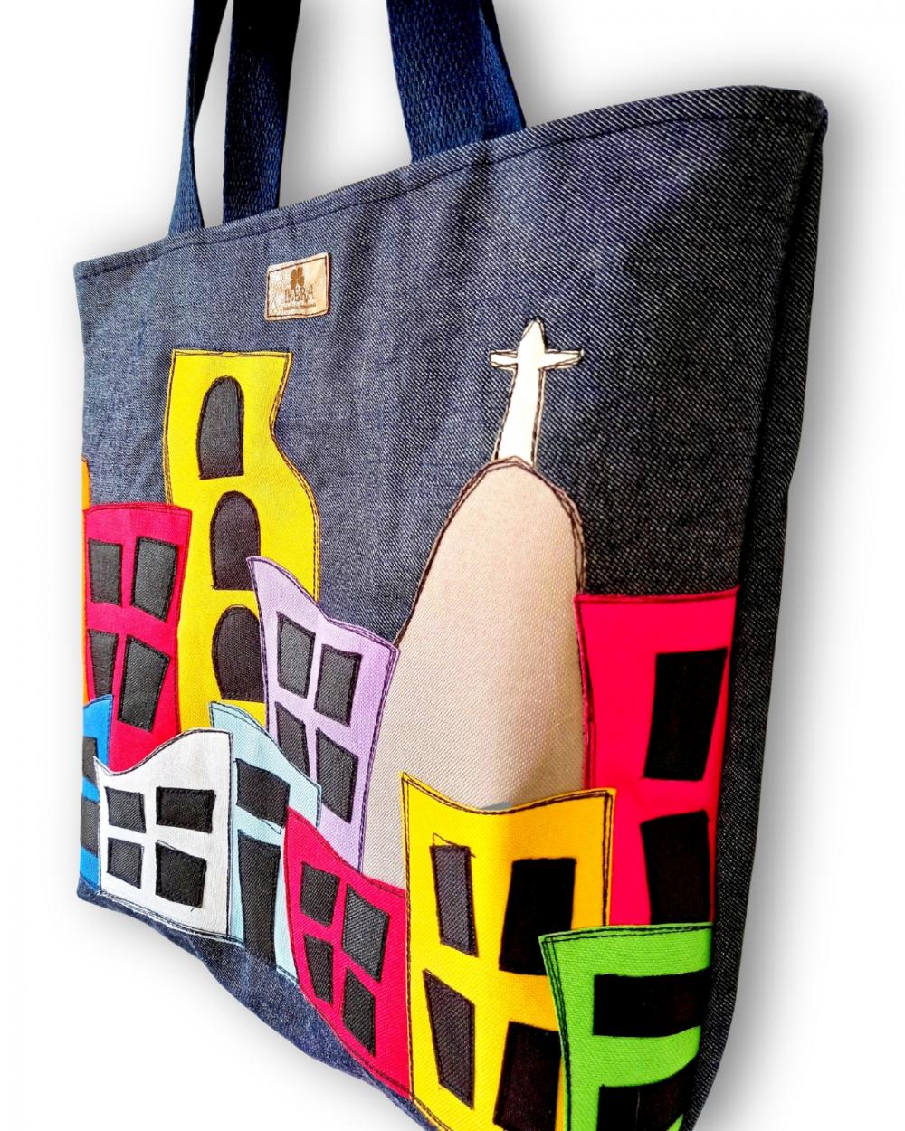 Bolsa Artesanal de Tecido Jeans Bordada à Máquina Favela Rio