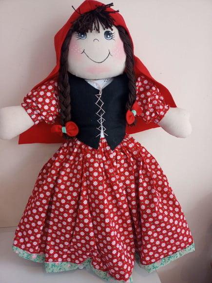 Boneca 3 em 1 Chapeuzinho Vermelho, Vovó,lobo