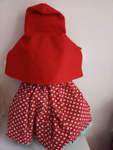 Boneca 3 em 1 Chapeuzinho Vermelho, Vovó,lobo