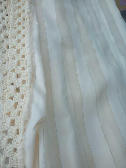 Caminho de Mesa Organza com Crochê