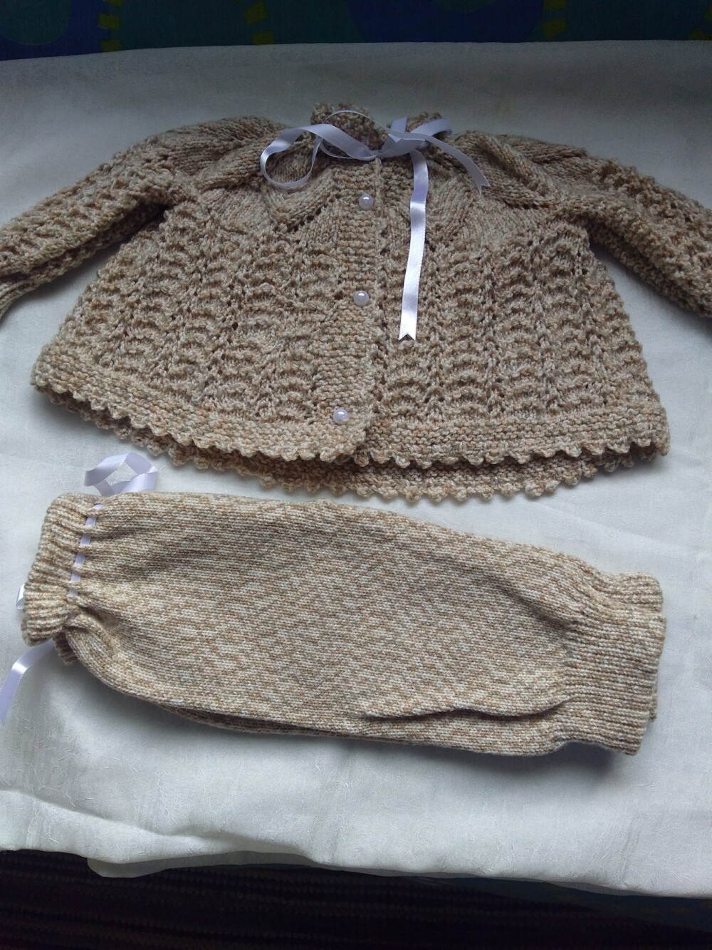 conjunto  tricô  bebe: casaquinho e calça 0 a 3 meses
