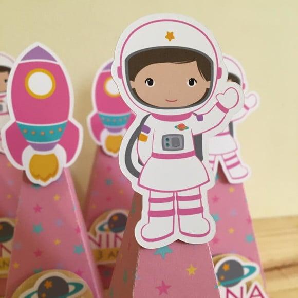 Caixa Pirâmide Astronauta Menina
