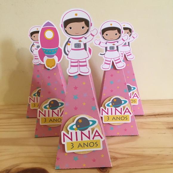 Caixa Pirâmide Astronauta Menina