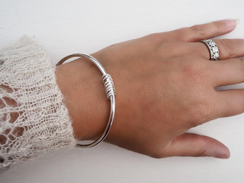 Pulseira Grossa de Prata com 8 Argolinhas