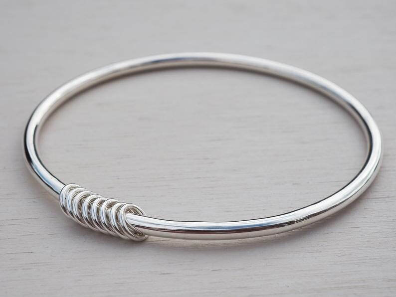 Pulseira Grossa de Prata com 8 Argolinhas