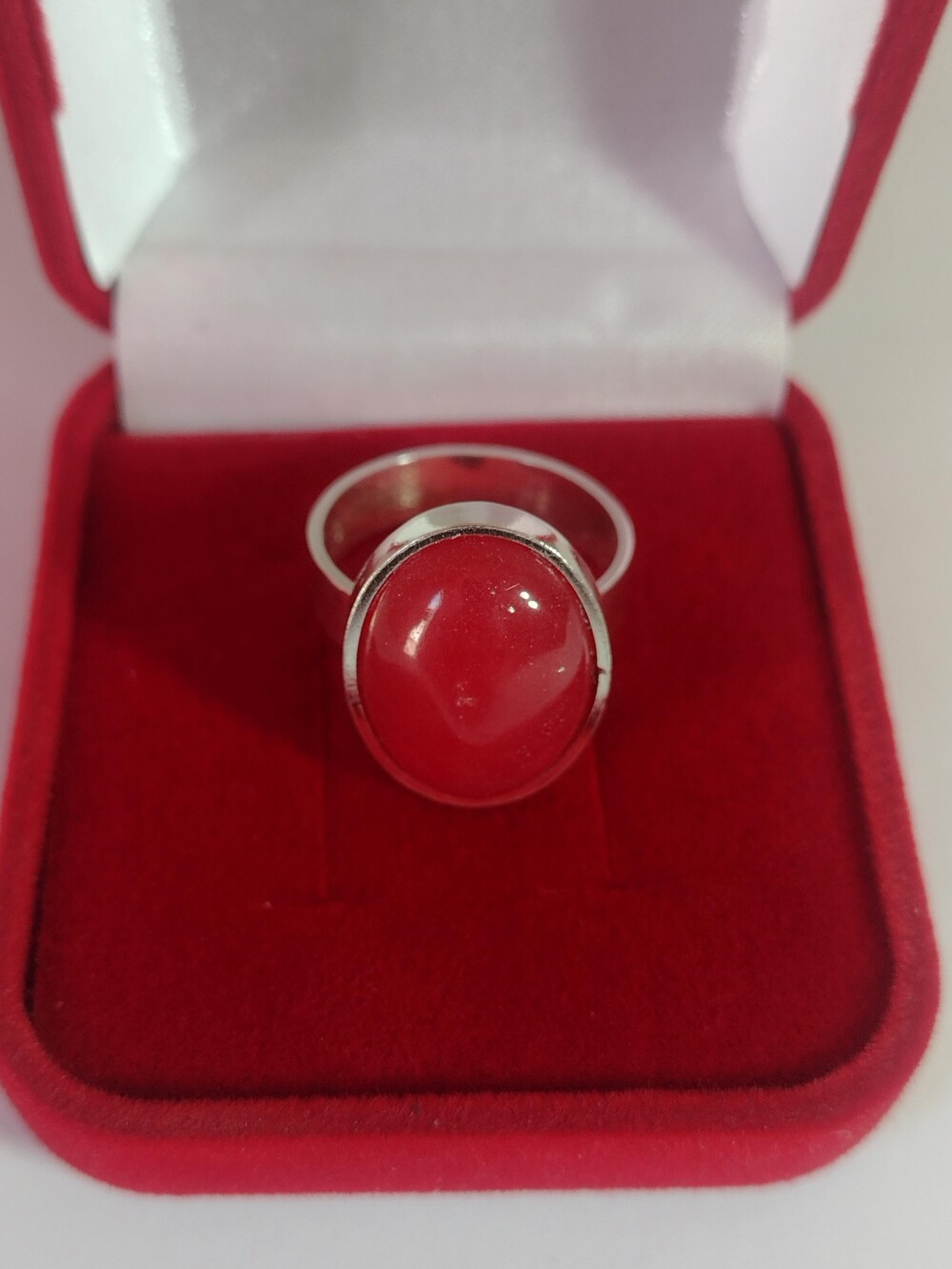 Anel de Prata 950k - Pedra Natural Jade Vermelha
