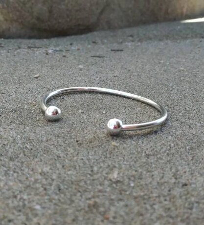 Pulseira Bracelete de Prata 950k Semi Aberto Ponteiras de Bolinha