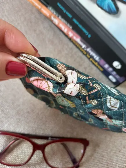 Porta Óculos Retrô Estilo Vintage Fecho Bolinha