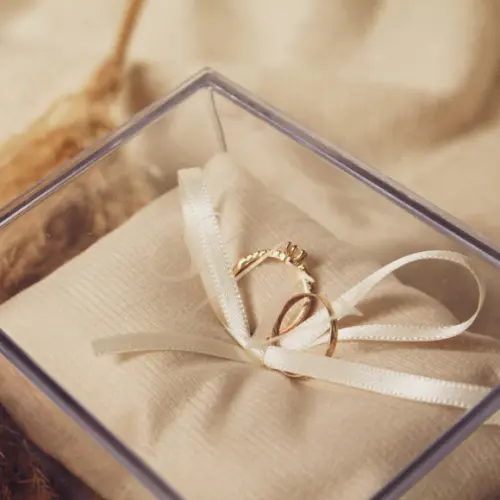 Caixa Porta Alianças Casamento Marfim