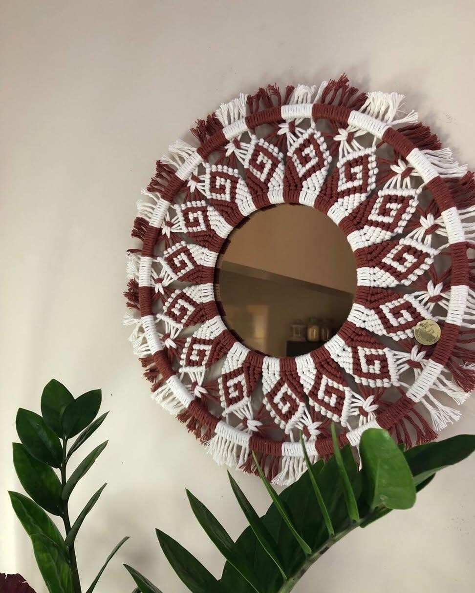 Espelho Decorativo Boho Chic com Moldura em Macramê Geometric
