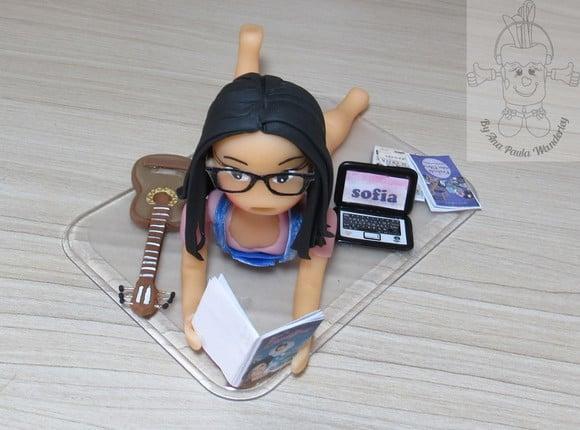 Topo Boneca 15 Anos,lendo,com Violão e Noteboock