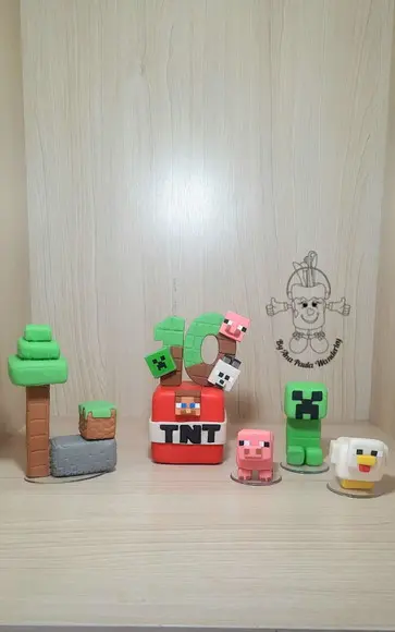 Topo de Bolo Minecraft em Biscuit Personalizado | Vela e Decoraç