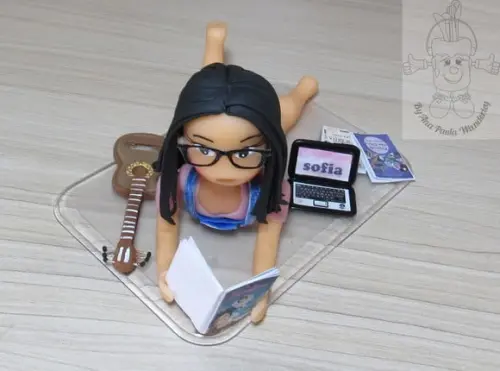 Topo Boneca 15 Anos,lendo,com Violão e Noteboock