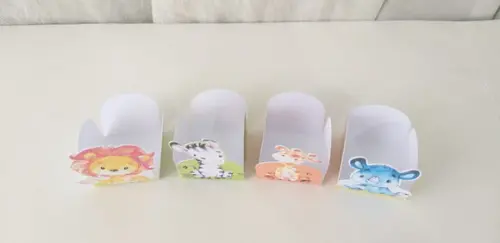Forminhas para doces 4 pétalas Safari. Medidas aproximadas