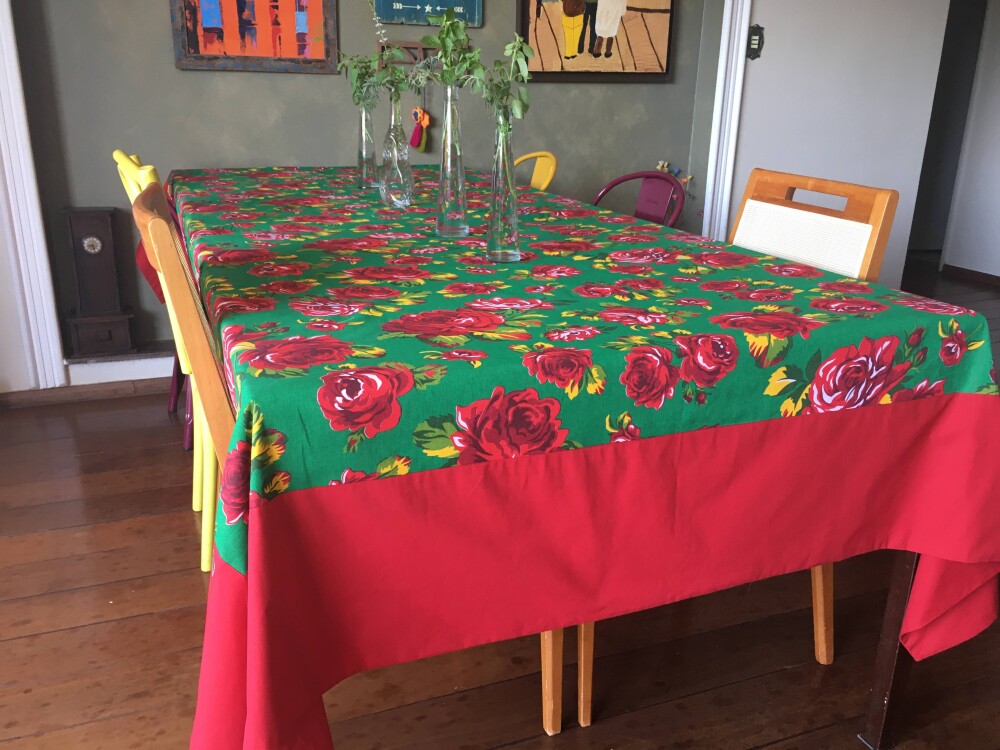 Toalha de Mesa de Chita com barrado e forro em Tricoline - 6 Luga
