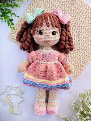 Boneca de crochê Amigurumi