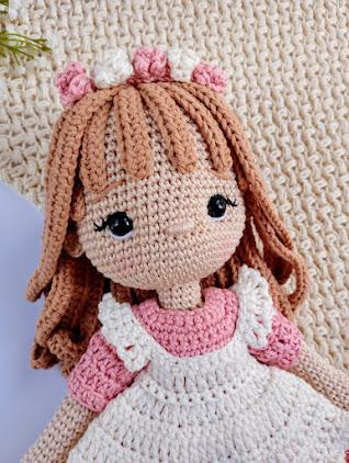 Boneca de Crochê Amigurumi