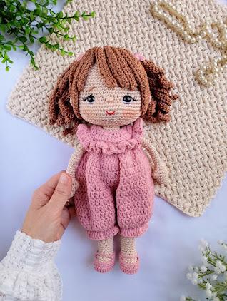 Boneca de Crochê Amigurumi