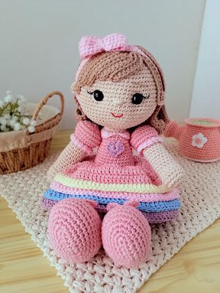 Boneca de crochê Amigurumi