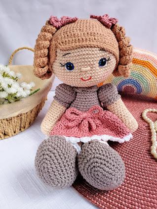 Boneca de crochê Amigurumi