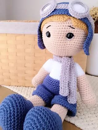 Boneco Aviador de crochê Amigurumi