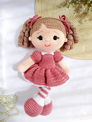Boneca de crochê Amigurumi