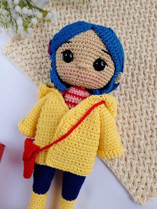 Boneca Coraline de crochê Amigurumi