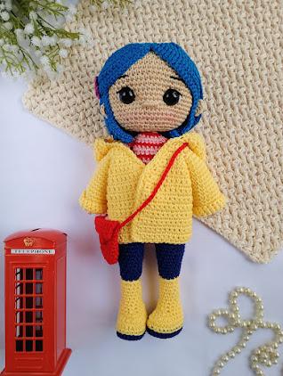 Boneca Coraline de crochê Amigurumi