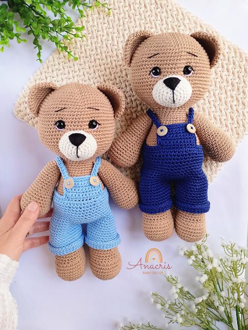 Urso de Crochê Amigurumi de Jardineira