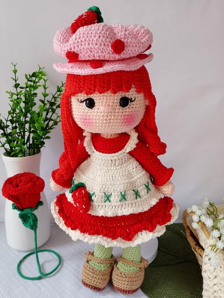 Boneca Moranguinho Amigurumi Crochê