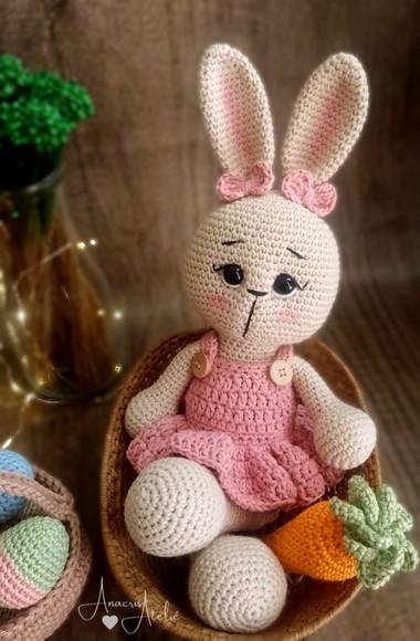 Coelha de Crochê Amigurumi