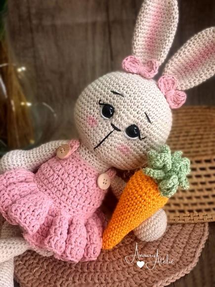 Coelha de Crochê Amigurumi