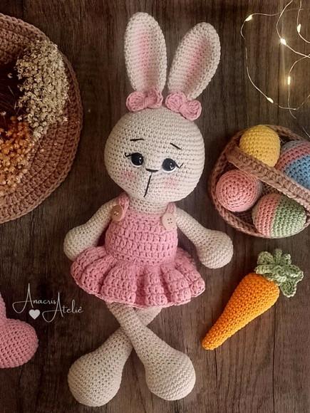 Coelha de Crochê Amigurumi