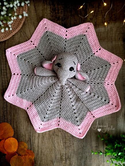 Naninha Elefante de Crochê Amigurumi
