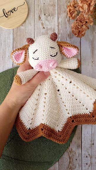 Naninha Vaquinha Amigurumi Crochê