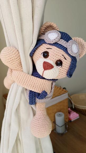 Prendedor de Cortina Urso Aviador Amigurumi