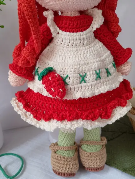 Boneca Moranguinho Amigurumi Crochê