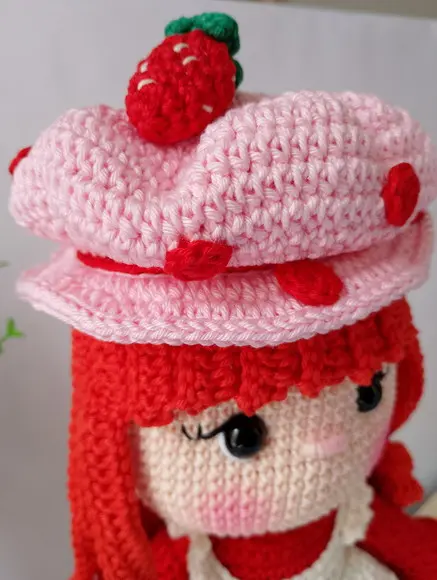 Boneca Moranguinho Amigurumi Crochê
