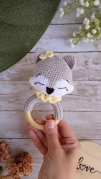 Chocalho Raposa Cinza Amigurumi Crochê