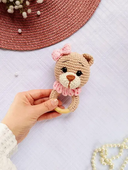 Chocalho Ursa Bella Amigurumi