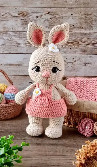 Coelha de Crochê Amigurumi