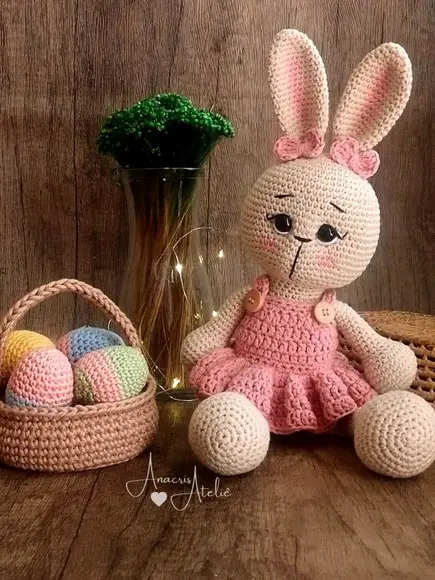 Coelha de Crochê Amigurumi