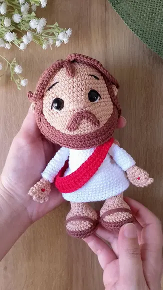 Boneco Jesus de Crochê Amigurumi