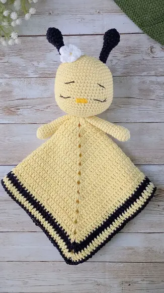 Naninha Abelhinha Amigurumi Crochê