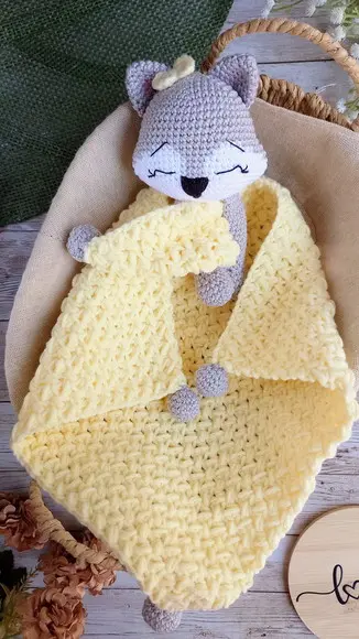 Naninha Raposa Cinza Amigurumi Crochê