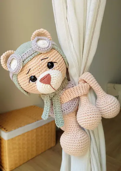 Prendedor de Cortina Urso Aviador Amigurumi