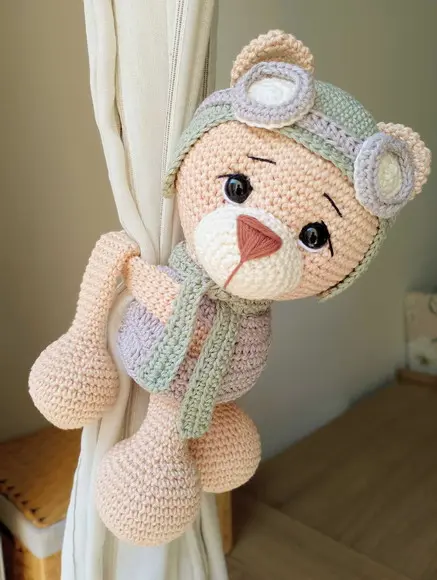Prendedor de Cortina Urso Aviador Amigurumi