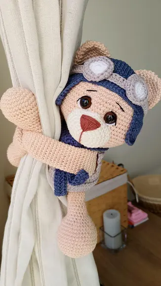 Prendedor de Cortina Urso Aviador Amigurumi